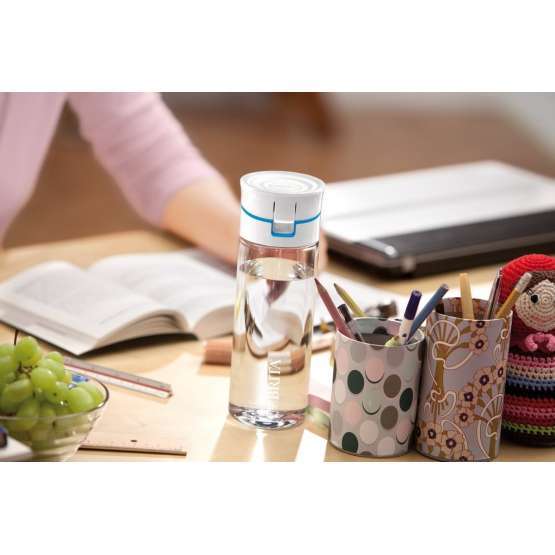 BRITA Fill&Go Bouteille Filtrante Nomade 0.6L Bleu – Eau Fraîche Et Saine Partout Avec 1 Disque Inclus BRITA Fill&Go Bouteille Filtrante Nomade 0.6L Bleu – Eau Fraîche Et Saine Partout Avec 1 Disque Inclus