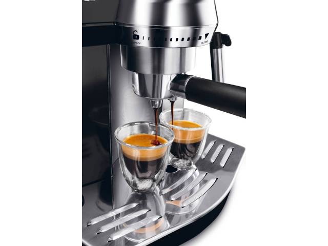 Cafetera espresso Delonghi EC820B