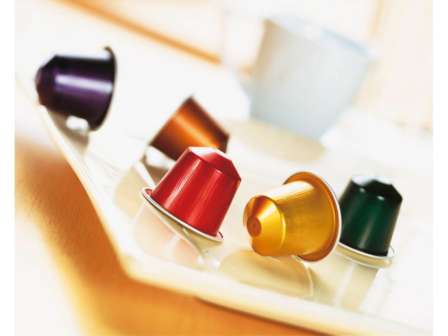 Delonghi EN 165 | Cafetera Nespresso Delonghi Citiz EN 165 color crema|  Tienda online cafetera nespresso Delonghi Citiz | Electrodomesta